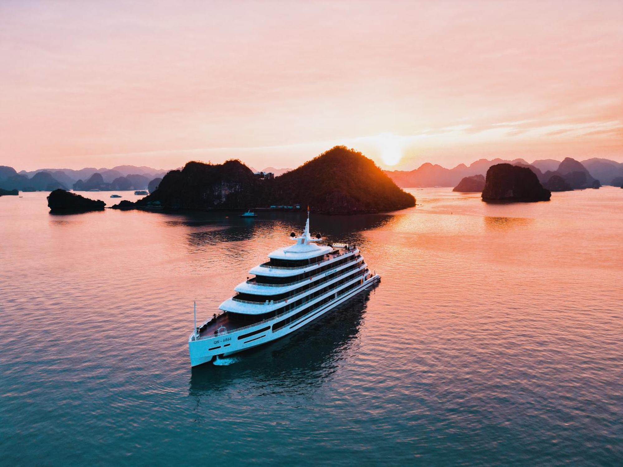 Catherine Cruises Ha Long Bay ภายนอก รูปภาพ
