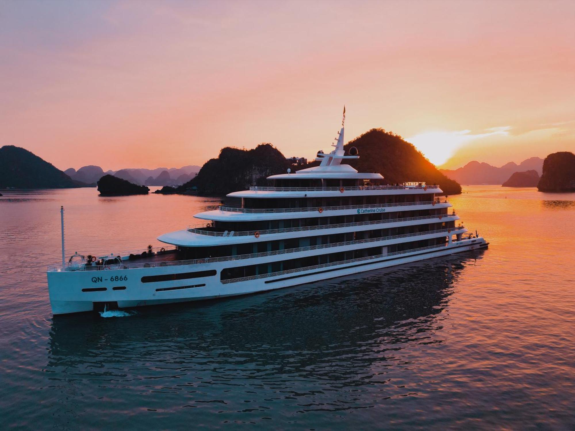 Catherine Cruises Ha Long Bay ภายนอก รูปภาพ