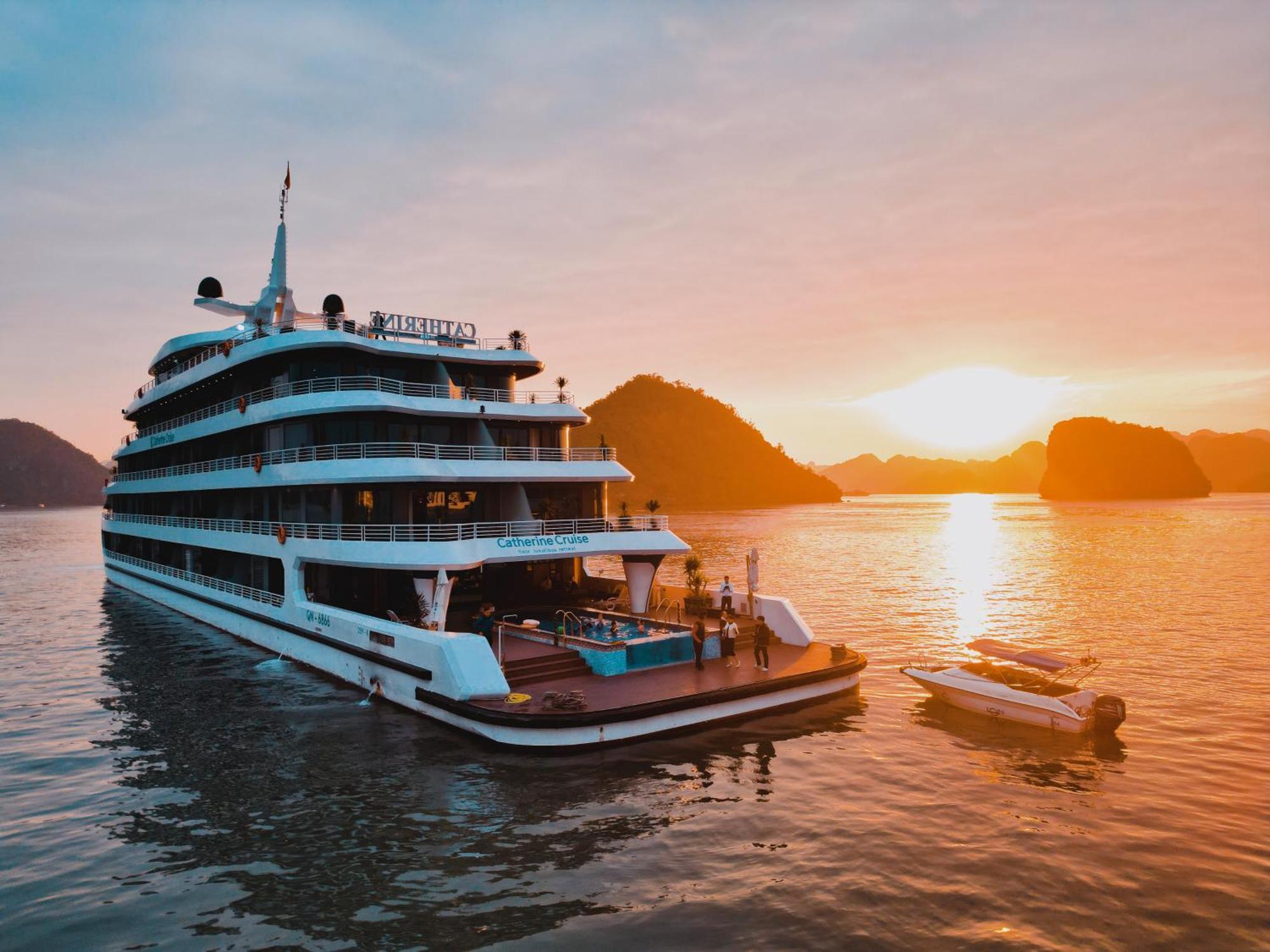 Catherine Cruises Ha Long Bay ภายนอก รูปภาพ